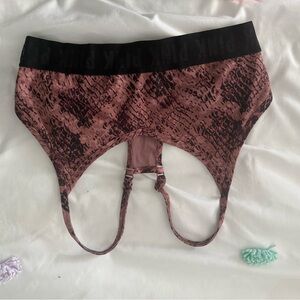 PINK Victoria's Secret Pink and Black Bra